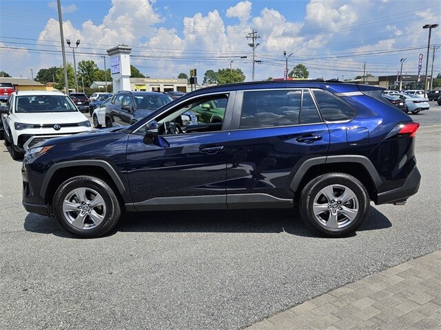 2024 Toyota RAV4 XLE photo 4
