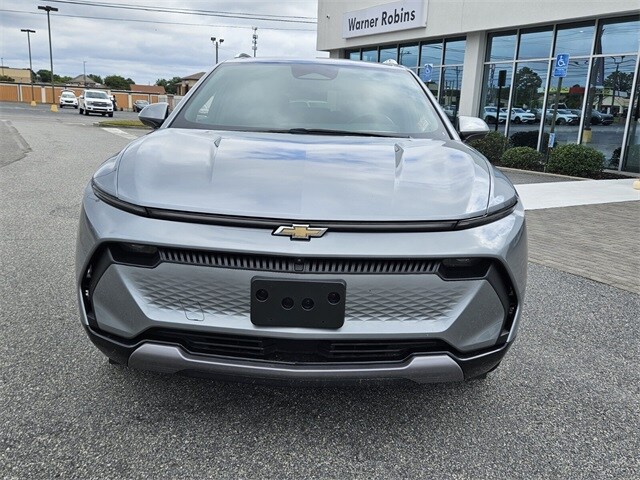 2024 Chevrolet Equinox EV 2LT photo 2