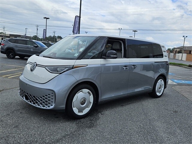2025 Volkswagen ID. Buzz photo 3