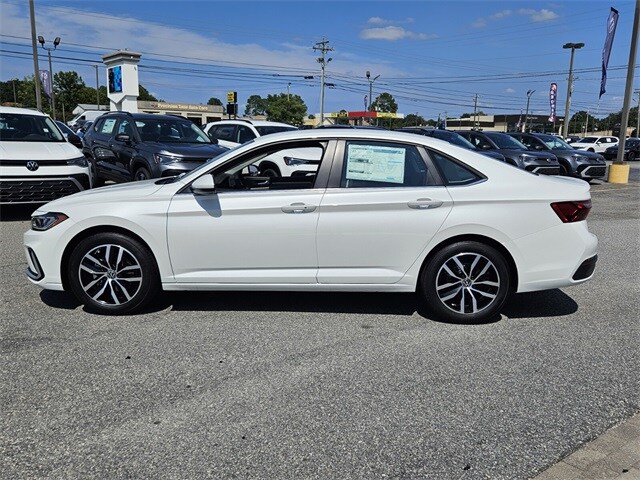 2025 Volkswagen Jetta 1.5T SE photo 4