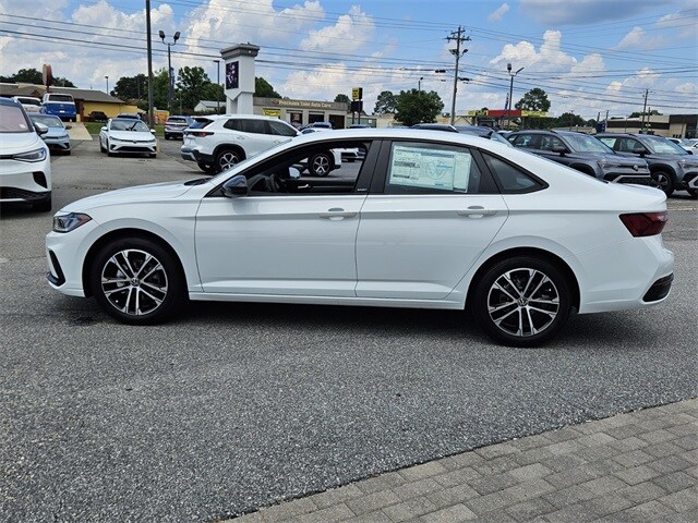 2025 Volkswagen Jetta 1.5T Sport photo 4