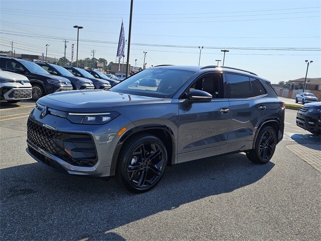 2025 Volkswagen Tiguan SE R-Line Black photo 3