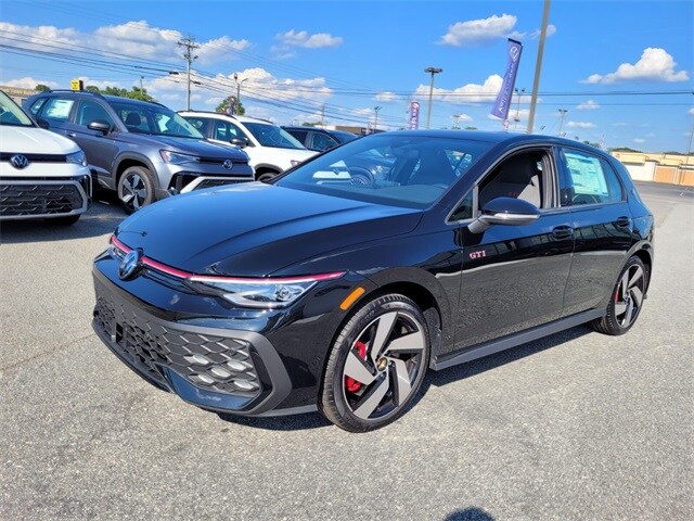 2025 Volkswagen Golf GTI S photo 3