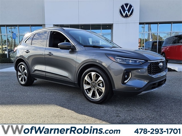 2023 Ford Escape Platinum's photo