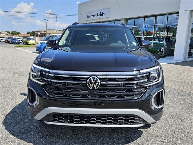 2026 Volkswagen Atlas Peak Edition SE photo 2