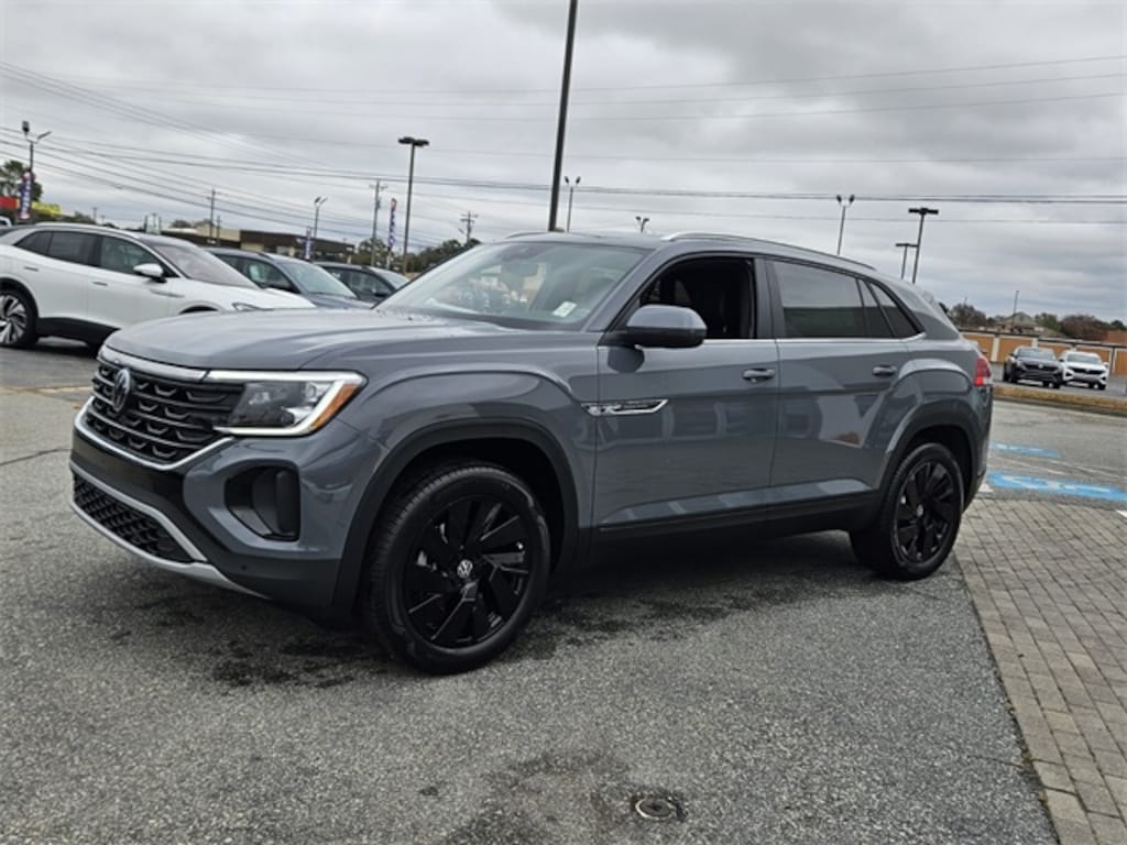 New 2026 Volkswagen Atlas Cross Sport 2.0T SE w/Technology SUV