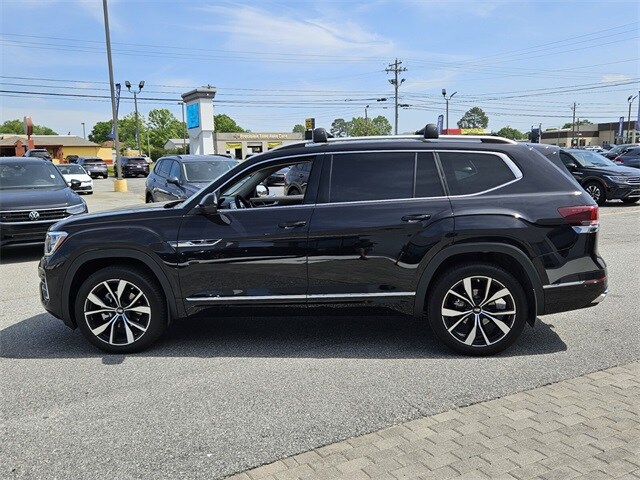 2025 Volkswagen Atlas SEL Premium R-Line photo 2