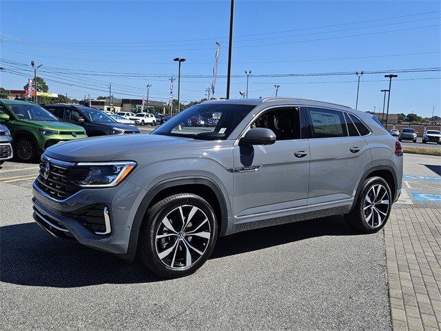 2026 Volkswagen Atlas Cross Sport SEL Premium R-Line photo 3