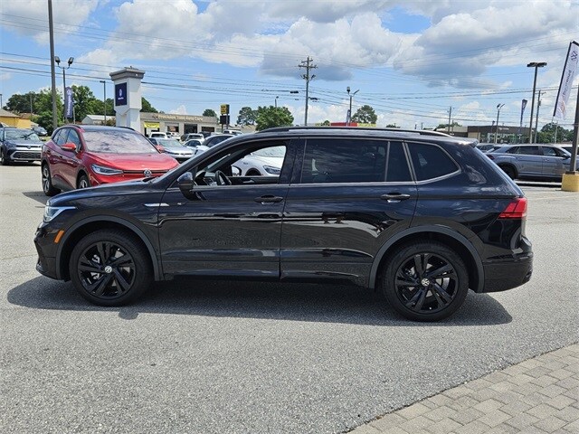 2024 Volkswagen Tiguan SE R-Line Black photo 3