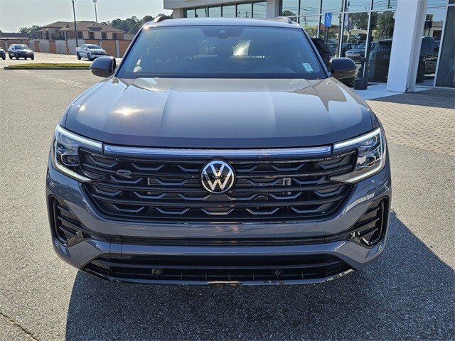 2026 Volkswagen Atlas Cross Sport SEL R-Line photo 2