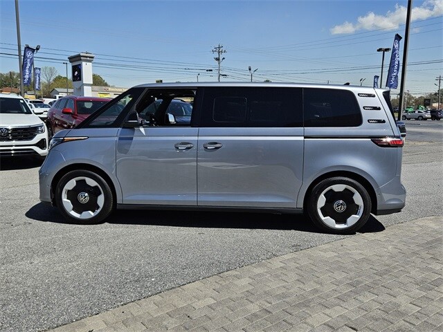 2025 Volkswagen ID. Buzz Pro Plus photo 4