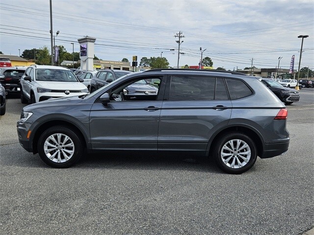 2020 Volkswagen Tiguan S photo 2