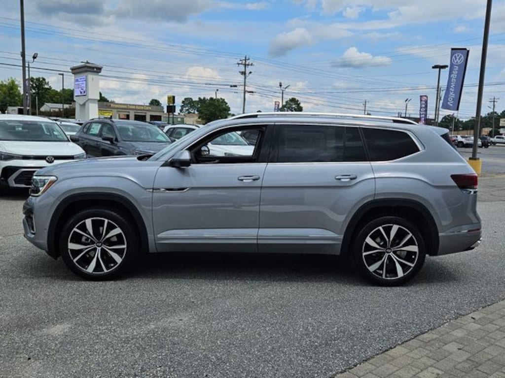 New 2026 Volkswagen Atlas 2.0T SEL Premium R-Line SUV