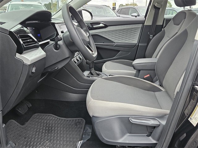 2022 Volkswagen Taos S photo 4