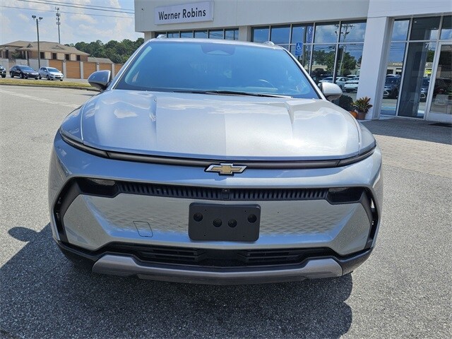 2024 Chevrolet Equinox EV 2LT photo 2
