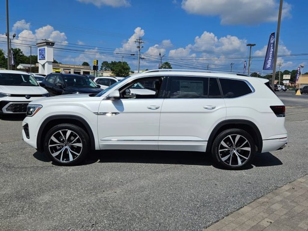 New 2026 Volkswagen Atlas 2.0T SEL Premium R-Line SUV
