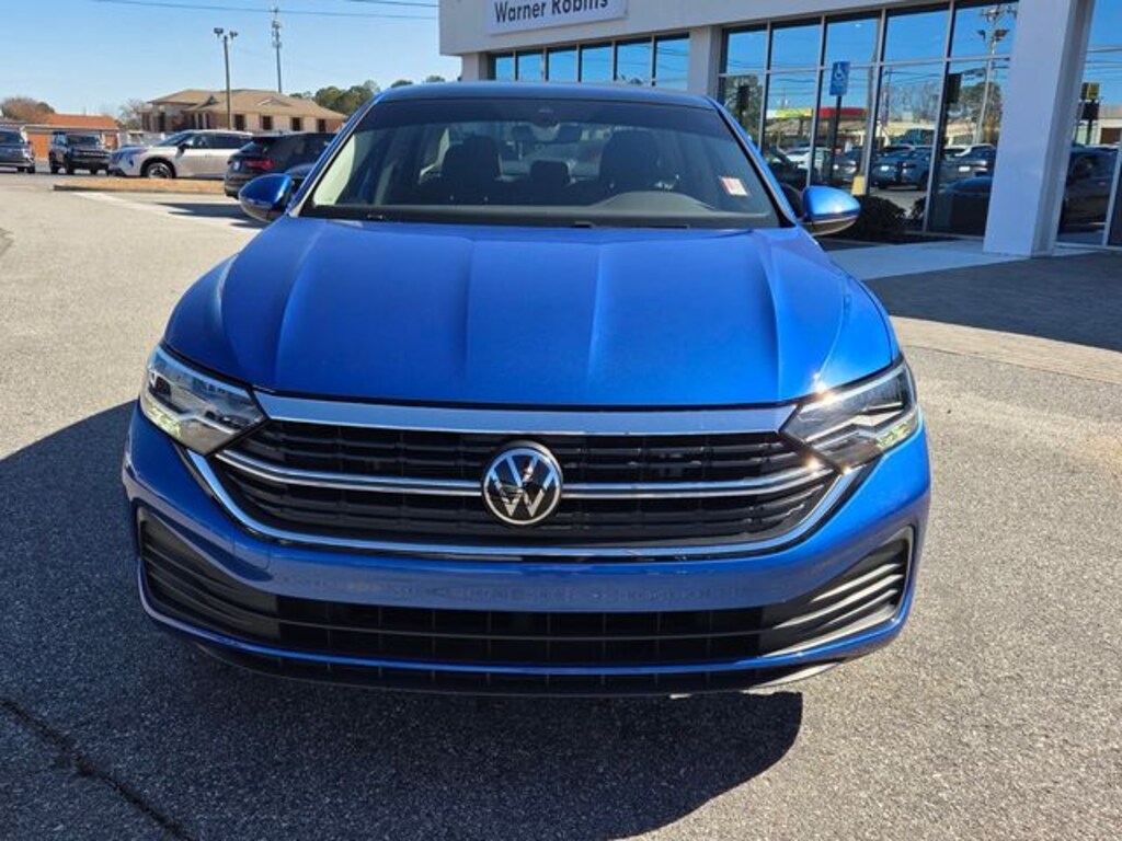 Used 2024 Volkswagen Jetta 1.5T SE Sedan