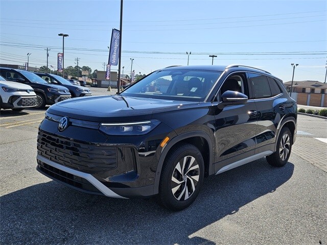 2025 Volkswagen Tiguan S photo 3