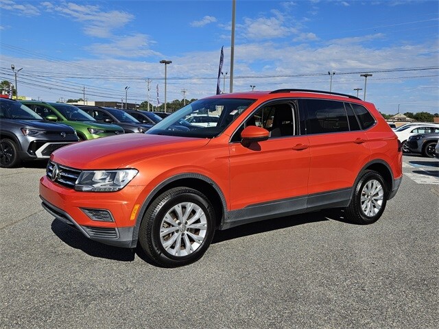 2019 Volkswagen Tiguan SE photo 2