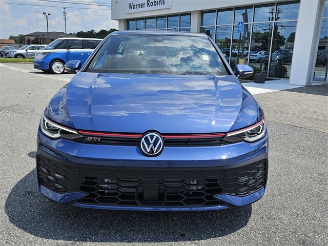 2025 Volkswagen Golf GTI Autobahn photo 2