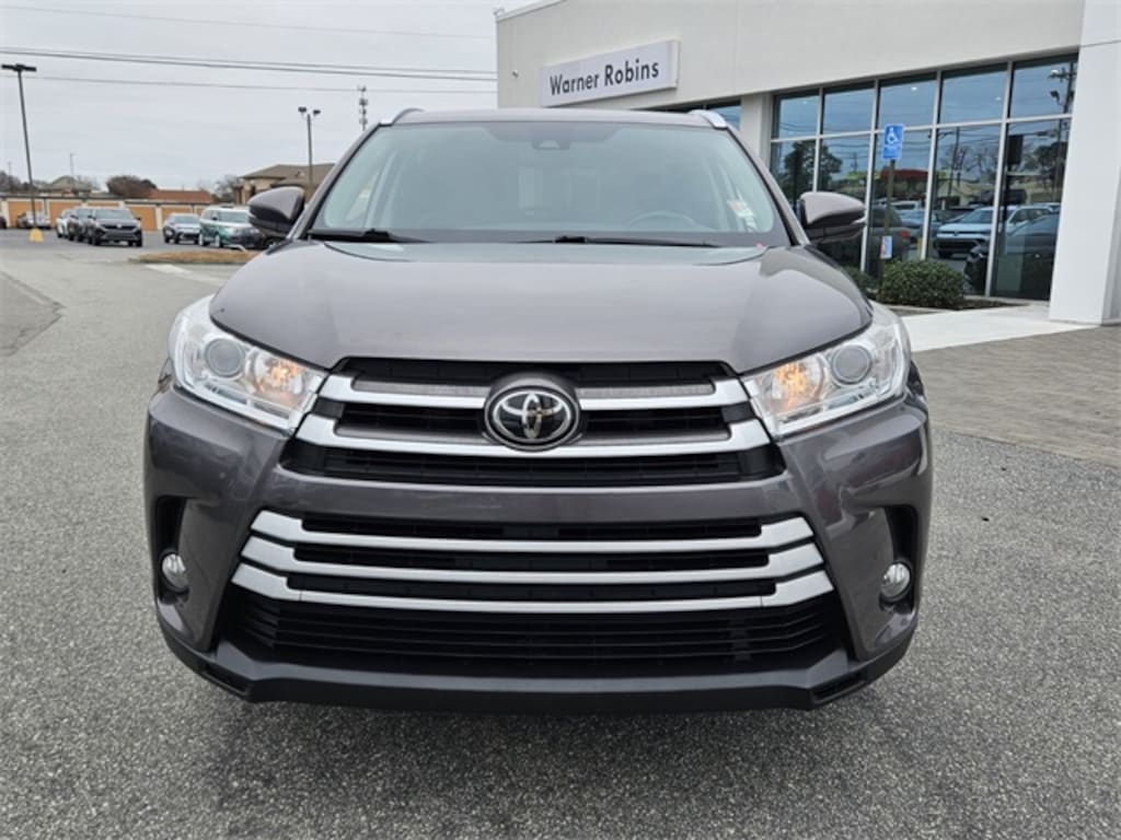 Used 2018 Toyota Highlander XLE V6 SUV