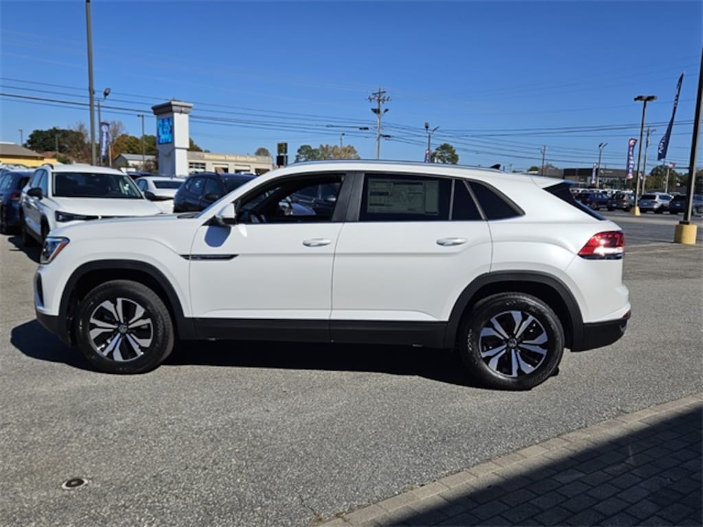 New 2026 Volkswagen Atlas Cross Sport 2.0T SE SUV