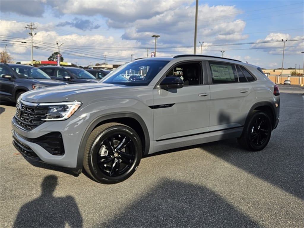 New 2026 Volkswagen Atlas Cross Sport 2.0T SEL R-Line Black SUV