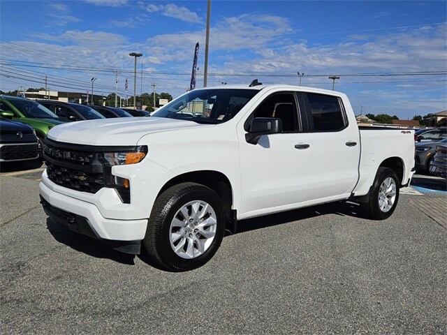 2023 Chevrolet Silverado 1500 Custom photo 3