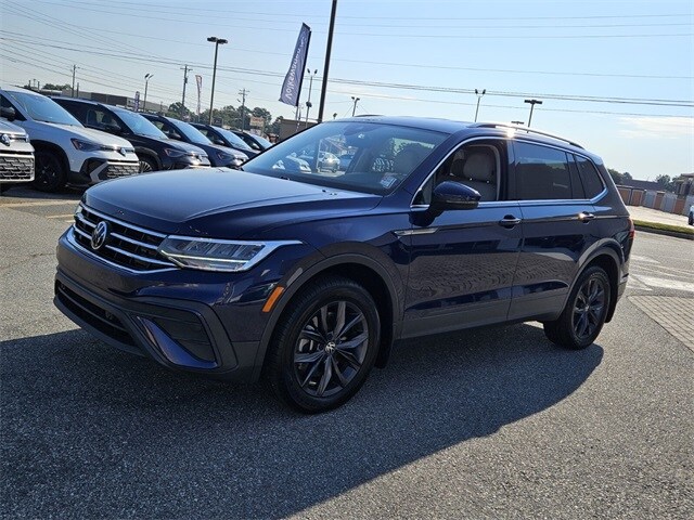 2022 Volkswagen Tiguan SE photo 3