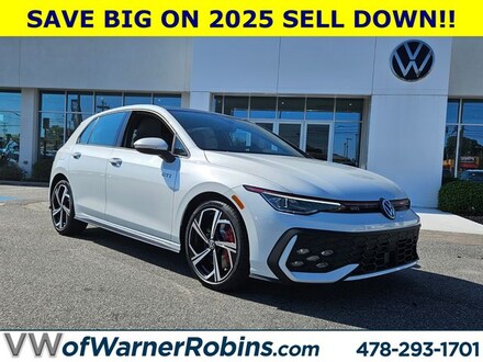 2025 Volkswagen Golf GTI 2.0T SE Hatchback