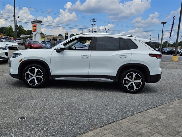 2025 Volkswagen Tiguan SE photo 4