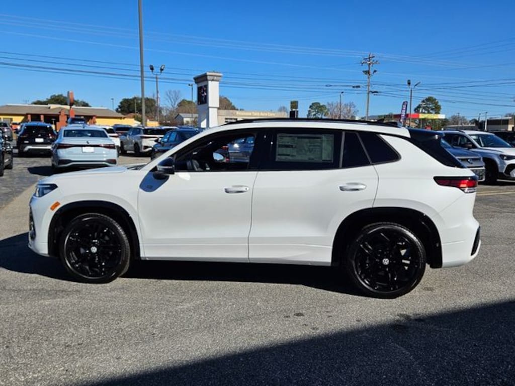 New 2026 Volkswagen Tiguan 2.0T SE R-Line Black SUV