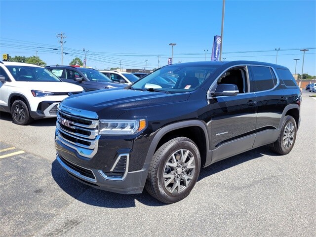 2022 Gmc Acadia SLE photo 3