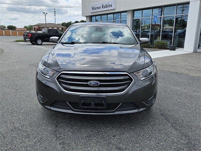 2017 Ford Taurus Limited photo 2