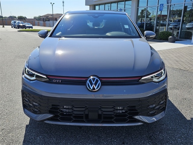 2025 Volkswagen Golf GTI SE photo 2