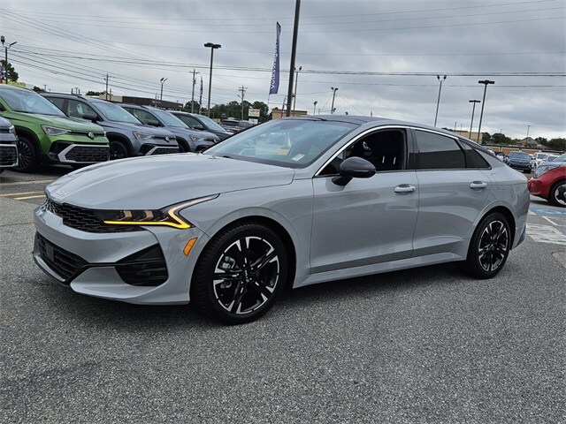 2024 Kia K5 GT-Line photo 3