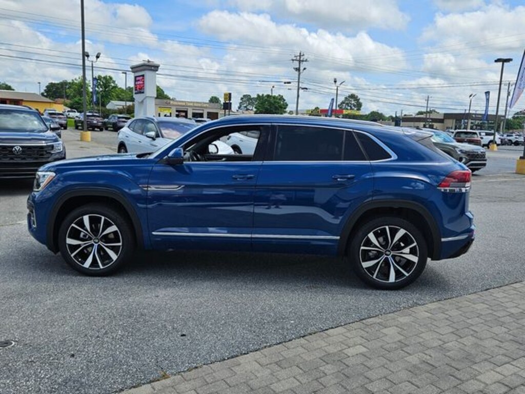 New 2025 Volkswagen Atlas Cross Sport 2.0T SEL Premium R-Line SUV