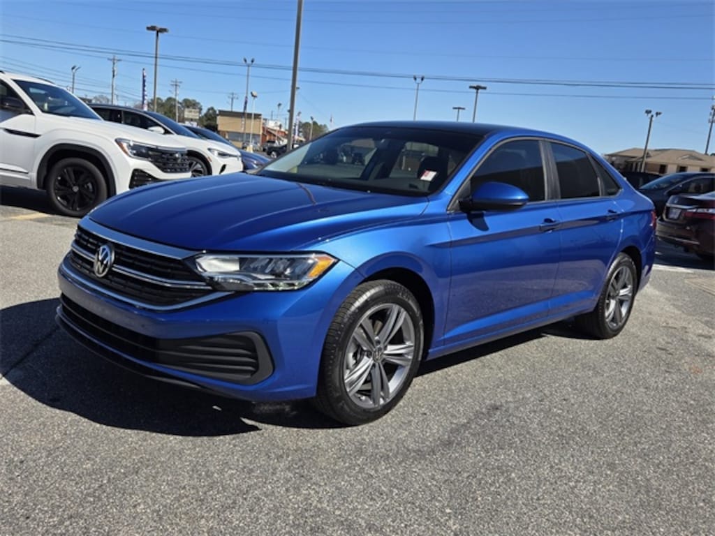 Used 2024 Volkswagen Jetta 1.5T SE Sedan