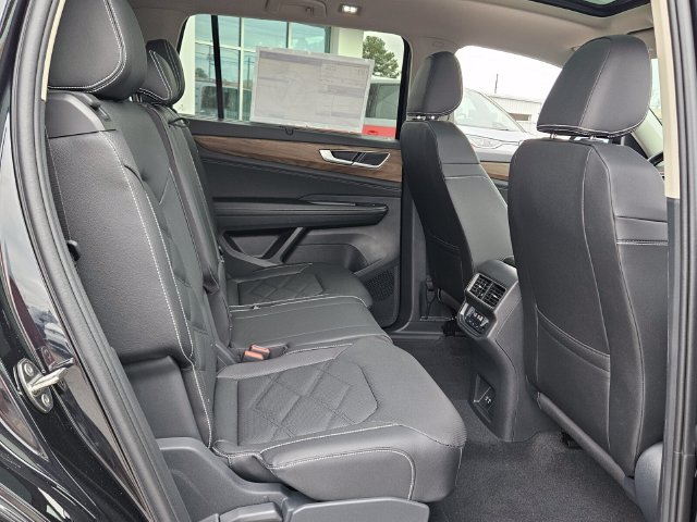 2026 Volkswagen Atlas SE w/Tech - Photo 17
