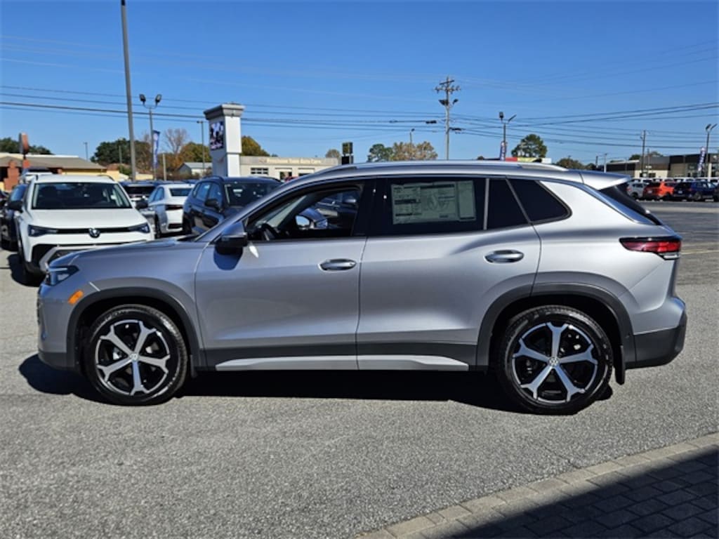 New 2026 Volkswagen Tiguan 2.0T SE SUV
