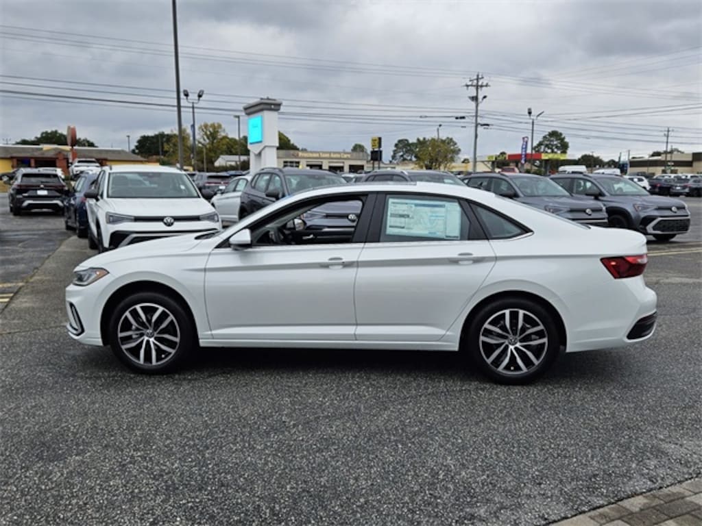 New 2026 Volkswagen Jetta 1.5T SE Sedan