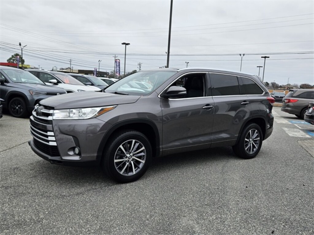 Used 2018 Toyota Highlander XLE V6 SUV