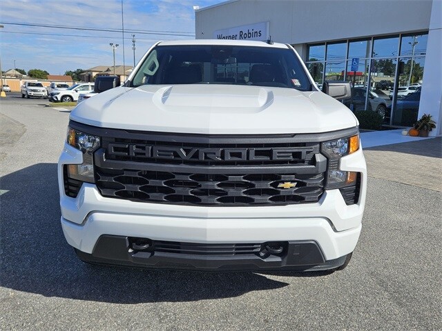 2023 Chevrolet Silverado 1500 Custom photo 2