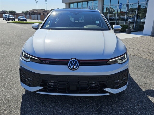 2025 Volkswagen Golf GTI SE photo 2