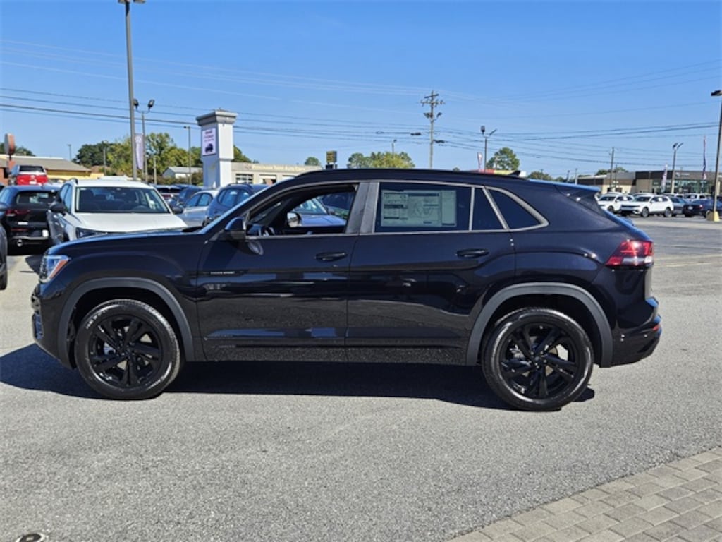 New 2026 Volkswagen Atlas Cross Sport 2.0T SEL R-Line Black SUV