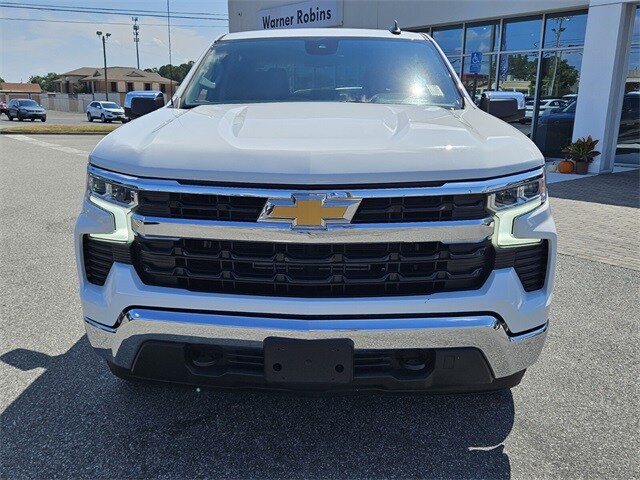 2024 Chevrolet Silverado 1500 LT photo 2