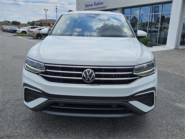 2022 Volkswagen Tiguan S photo 2