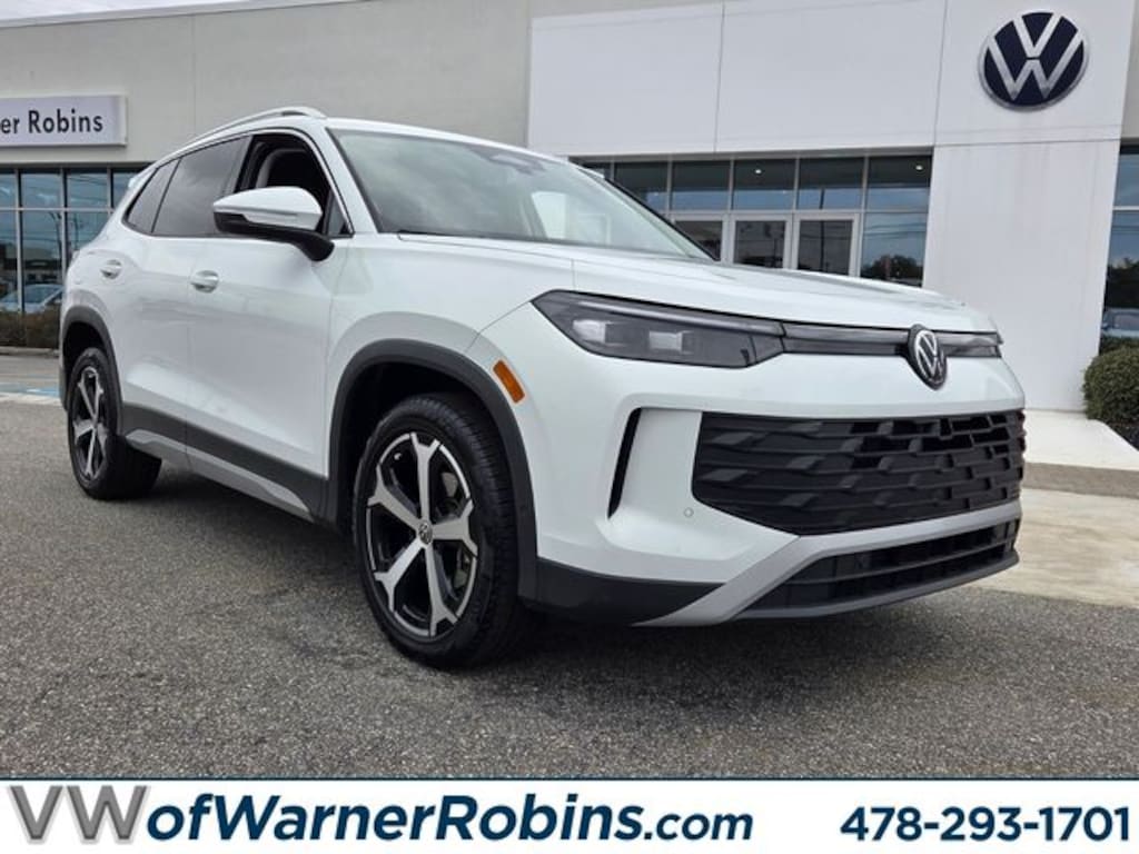 Used 2025 Volkswagen Tiguan 2.0T SE SUV