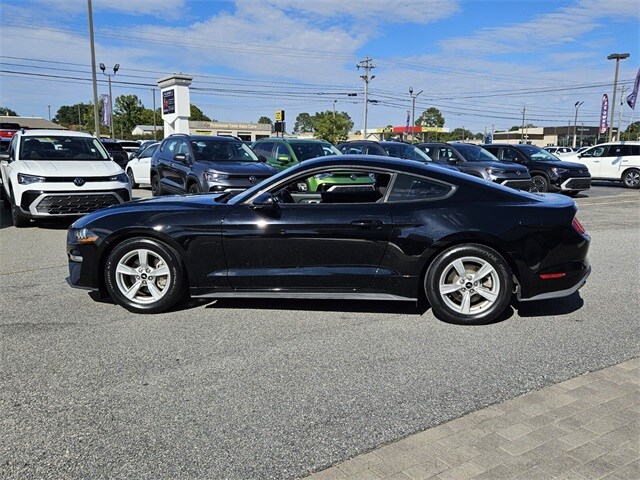2020 Ford Mustang EcoBoost photo 4