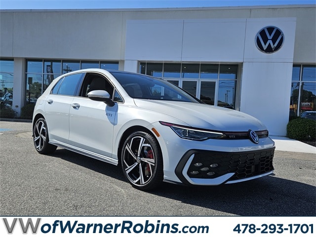 2025 Volkswagen Golf GTI SE's photo